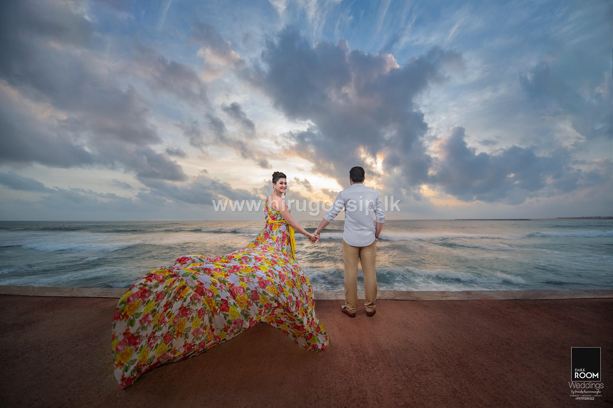 රංගන ශිල්පිනී රුවන්ගි රත්නායක සැමියා සමග ගත් නවතම ඡායාරූප පෙළක් මෙන්න ...