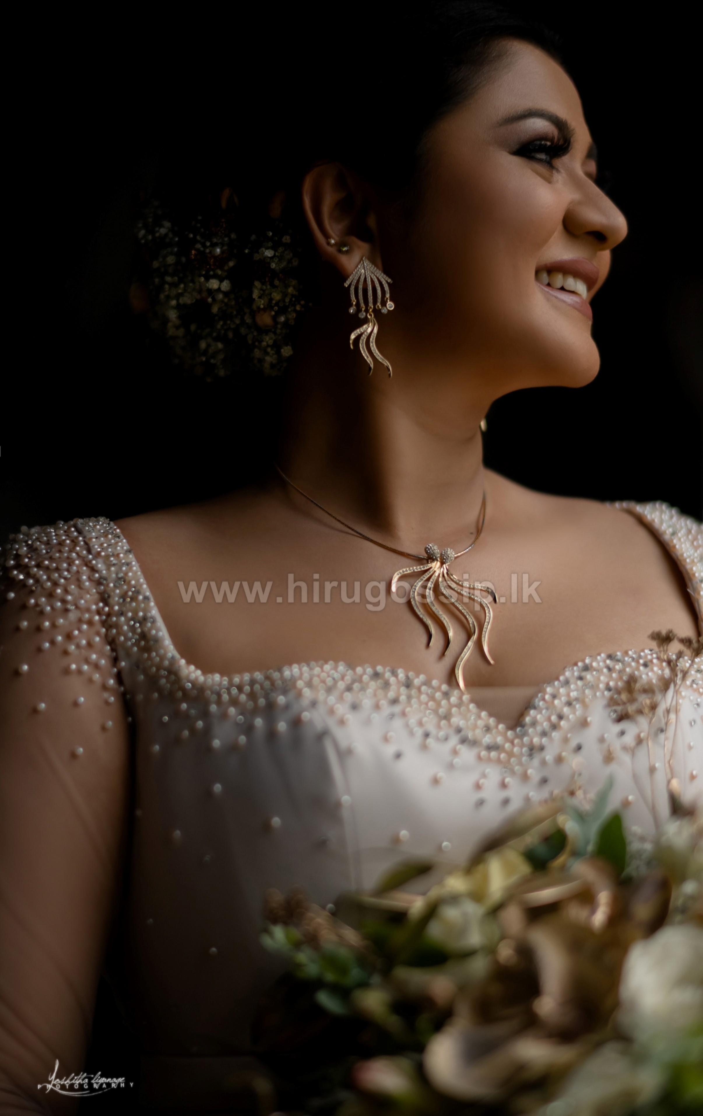 මෙන්න එයා ආයෙමත් බැඳලා !” - උපන්දිනයට කලින් ආදරණීය සැමියා සමඟ 3වන විවාහ ...