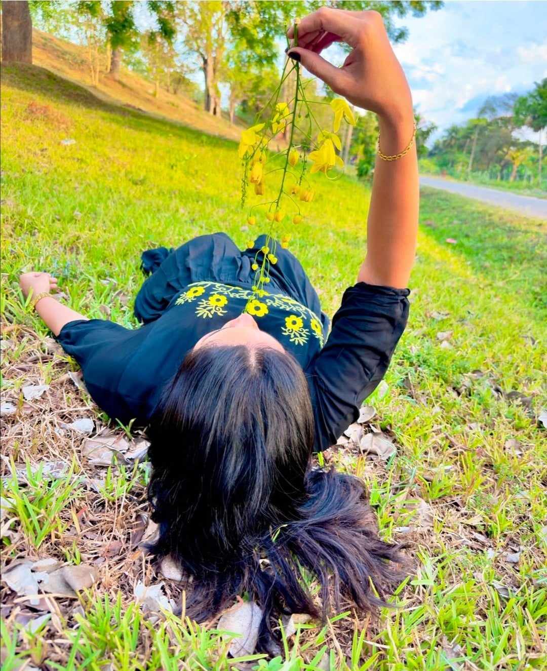 නිදහසේ සුළඟ විඳින කහමලීගේ හැඩ කොහොමද..? - Chulakshi Ranathunga - Hiru ...
