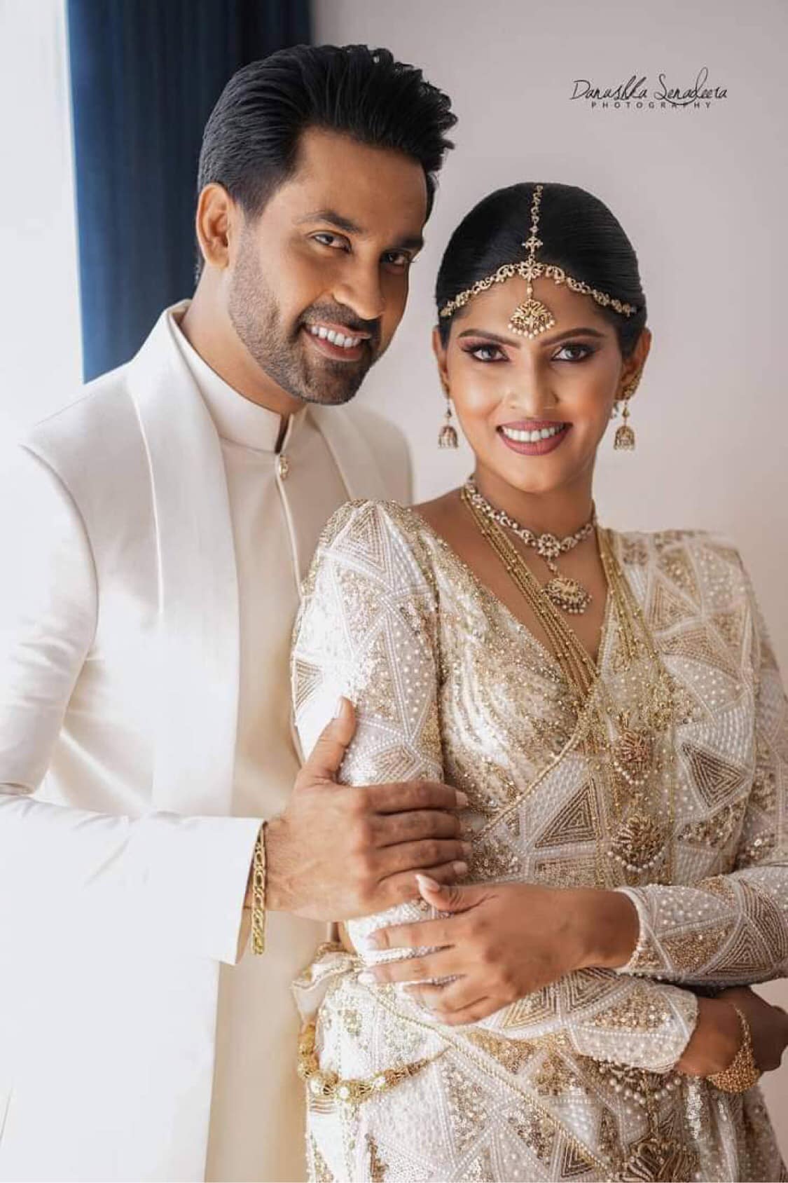 කිසිම දෙයක් හිතාගන්නවත් ඇයට වෙලාව නැති වෙන්න ඇති.. විශේෂ දවසක ඇයව පුදුම ...