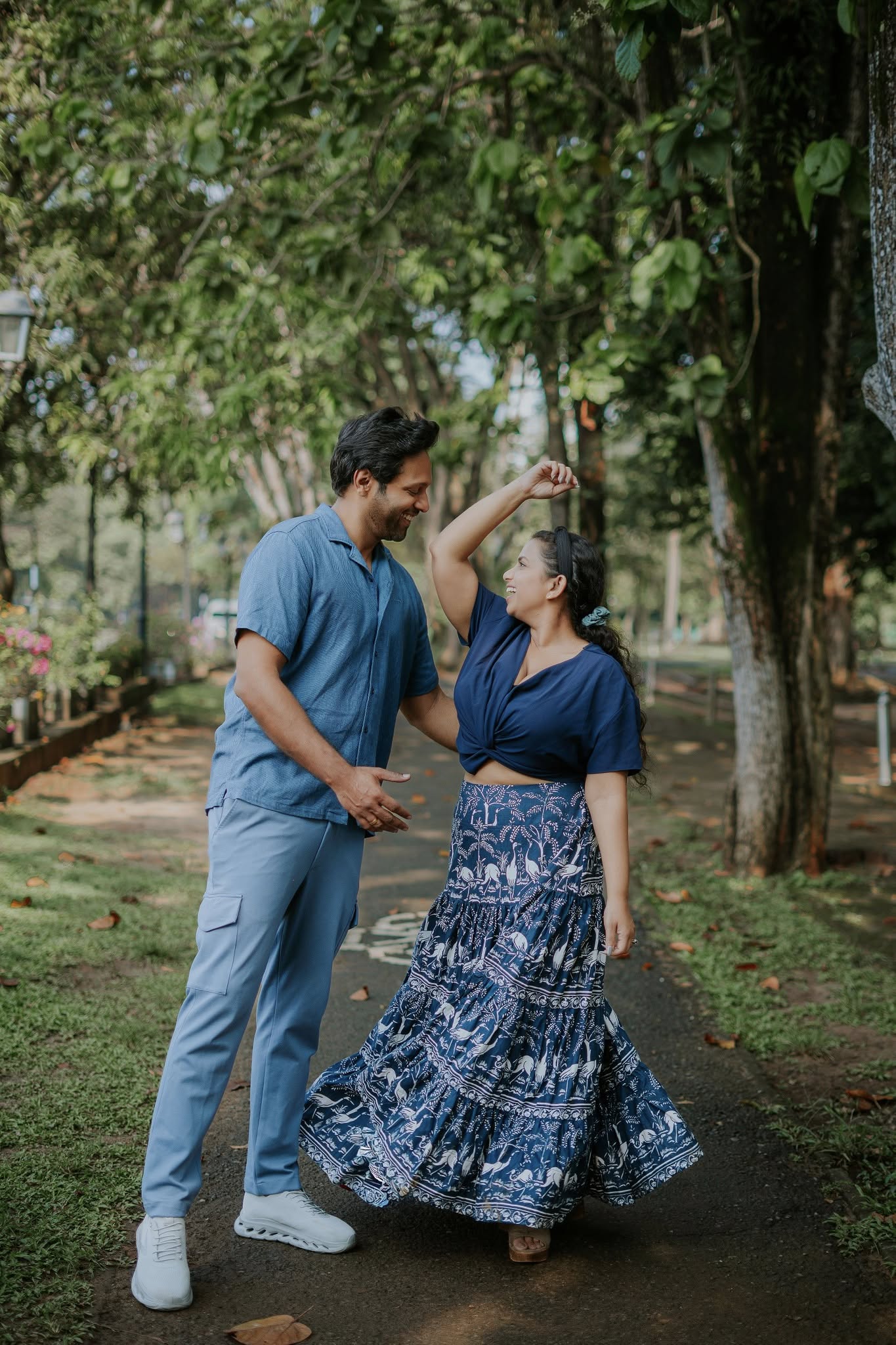 ජිවිතේට අපූරු මතකයන් එකතු කරන රොශාන් ගේ පුංචි පවුලේ ආදරේ දැක්කාද ...
