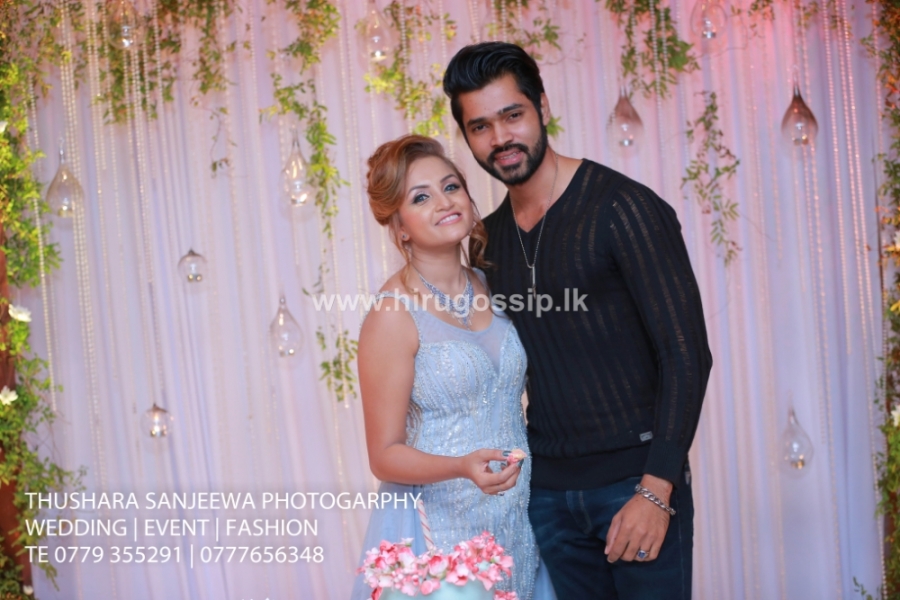 Ashanthi Ranasinghe celebrates her birthday with a large group of stars ...
